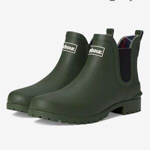Barbour Wilton Olive Green rain boots - 6 ladies - fits one size larger